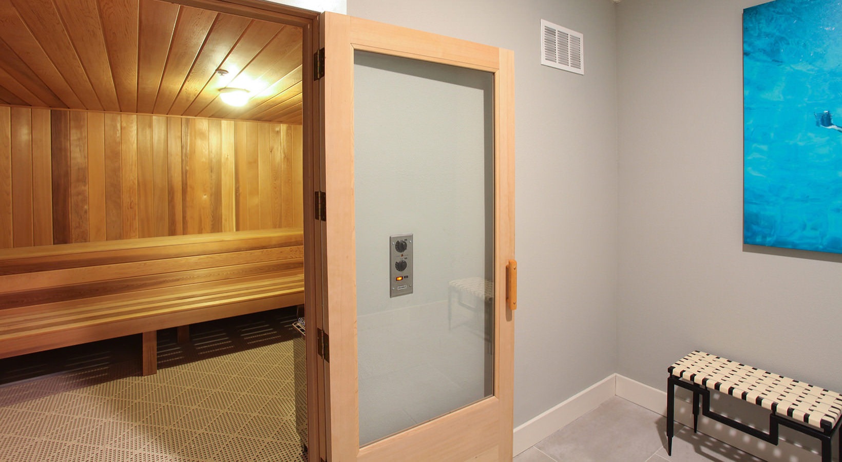 ARCOS ApARTments Downtown Sarasota, FL